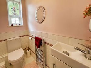 Guest WC- click for photo gallery